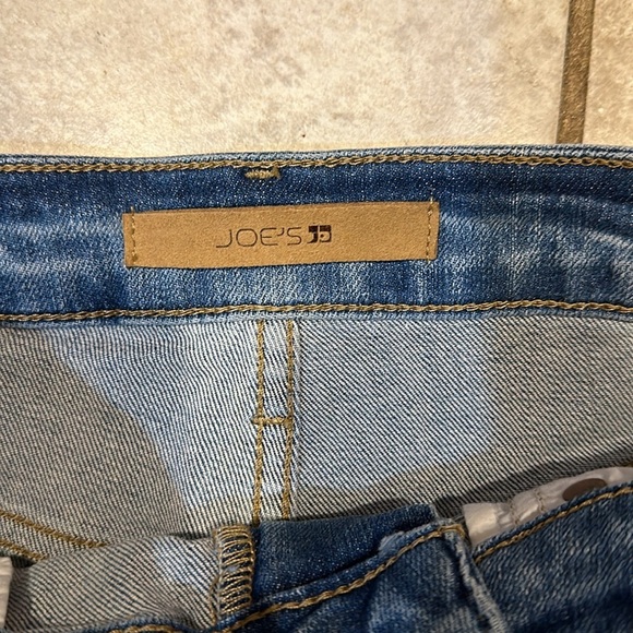 Joe’s Jeans Alston Released Hem Destroyed Midi Denim Shorts 26 - Picture 3 of 9